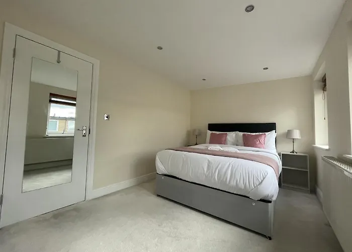 Second Nest Islington Town House
